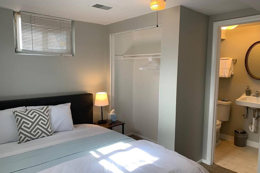 Vila 3 King Beds + Bunk Beds On Broadway Littleton Exteriér fotografie