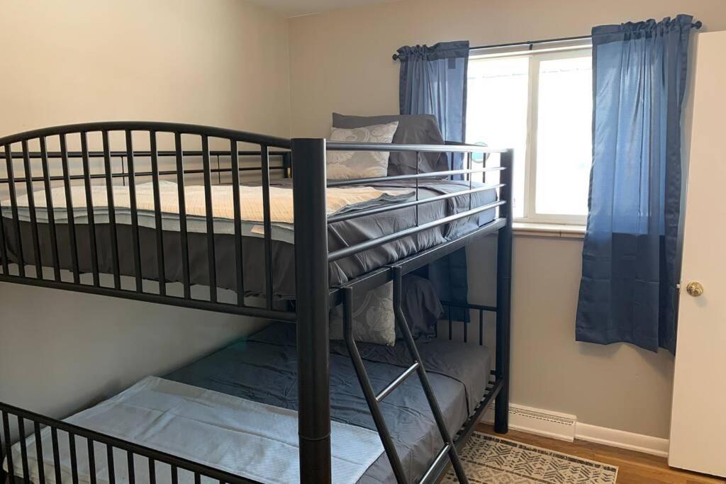 Vila 3 King Beds + Bunk Beds On Broadway Littleton Exteriér fotografie